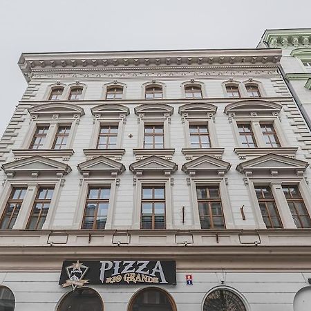 Carolina'S Yoga Apartment Hradec Králové Dış mekan fotoğraf