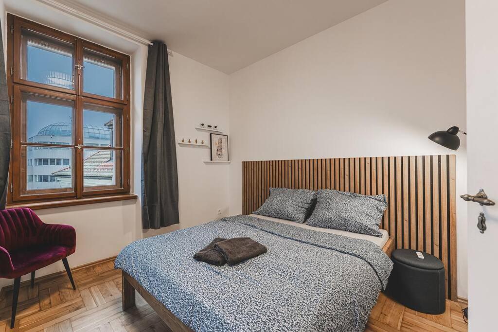 Carolina'S Yoga Apartment Hradec Králové Dış mekan fotoğraf
