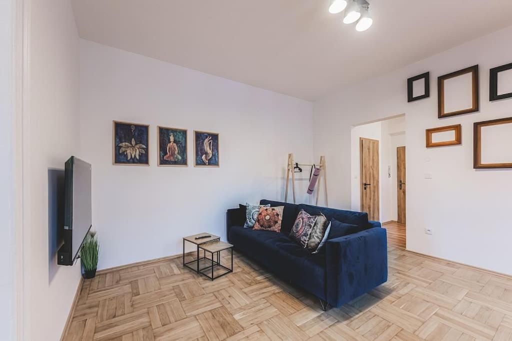 Carolina'S Yoga Apartment Hradec Králové Dış mekan fotoğraf