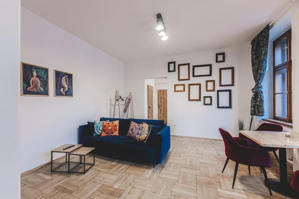 Carolina'S Yoga Apartment Hradec Králové Dış mekan fotoğraf